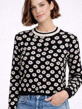 Black White Daisy Knit Sweater/Cottagecore Pullover
